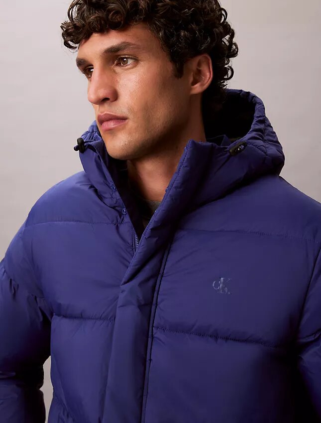Chaqueta acolchada con capucha Chaqueta acolchada con capucha