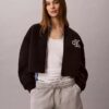 Chaqueta bomber corta y holgada