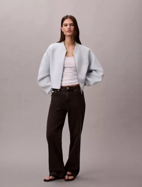 Chaqueta bomber corta y holgada