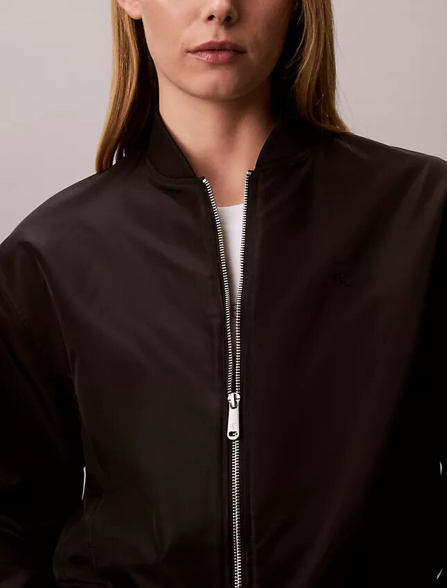 Chaqueta bomber de nailon Chaqueta bomber de nailon