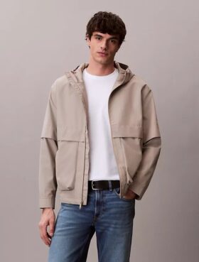 Chaqueta cortavientos con capucha Ripstop