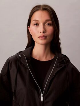 Chaqueta cortavientos con logotipo en jacquard