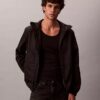 Chaqueta cortavientos con logotipo estampado por toda la prenda