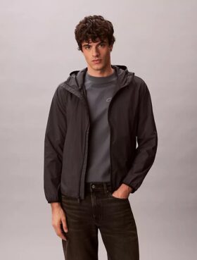 Chaqueta cortavientos de nailon