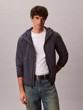 Chaqueta cortavientos de nailon