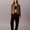 Chaqueta cortavientos deportiva moderna