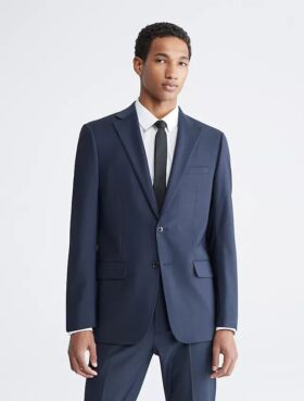 Chaqueta de traje azul marino de corte entallado