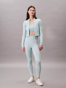 Chaqueta deportiva corta de canalé Chaqueta deportiva corta de canalé