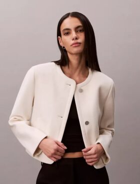 Chaqueta estructurada sin cuello
