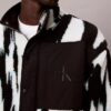 Chaqueta holgada con cuello alto y estampado Sherpa