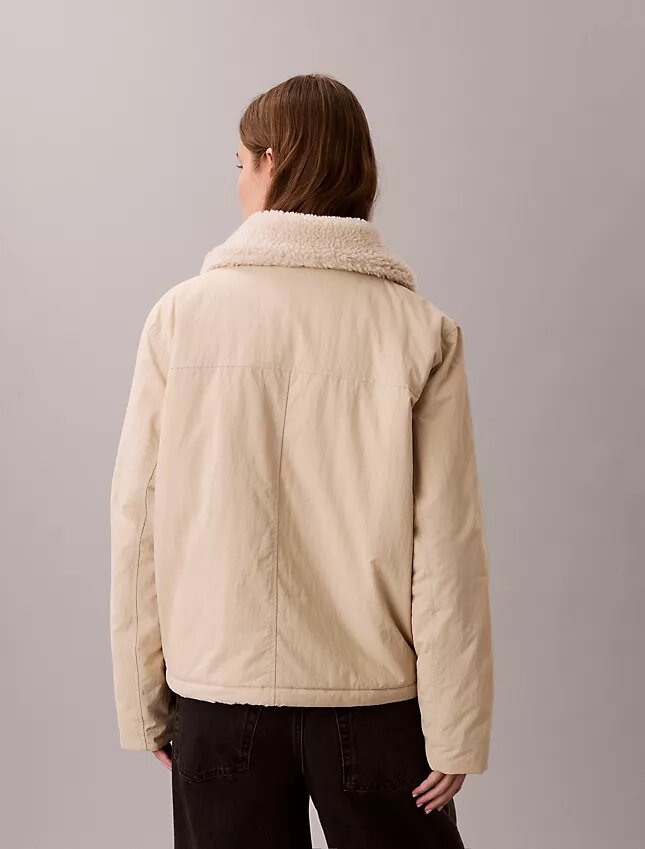 Chaqueta holgada con cuello de sherpa Chaqueta holgada con cuello de sherpa