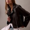 Chaqueta motera de imitación de cuero