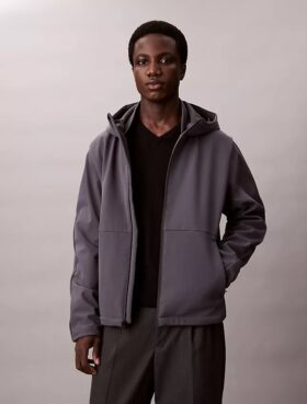 Chaqueta softshell con capucha y cremallera