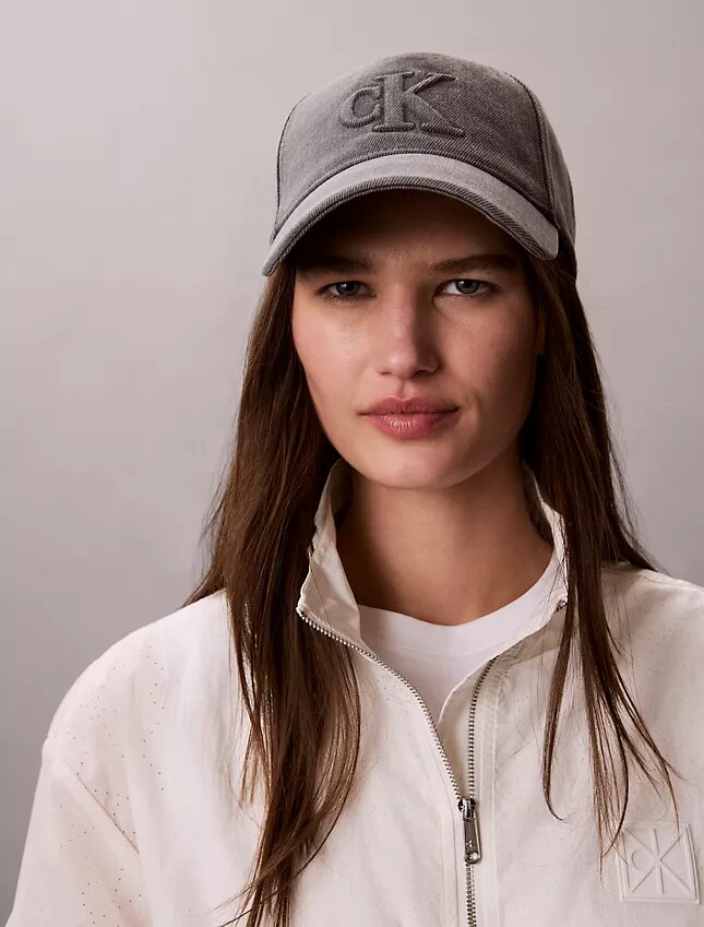 Chaqueta técnica perforada con logotipo Chaqueta técnica perforada con logotipo