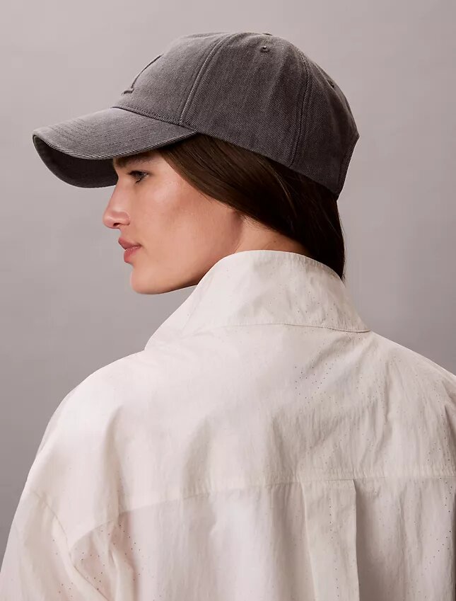 Chaqueta técnica perforada con logotipo Chaqueta técnica perforada con logotipo