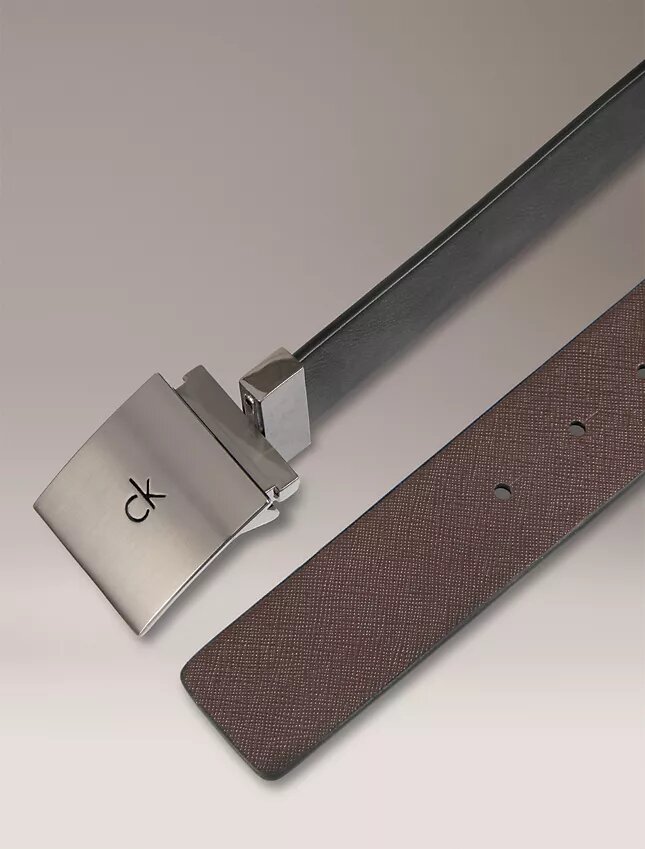 Cinturón reversible con placa con el logotipo cuadrado Cinturón reversible con placa con el logotipo cuadrado