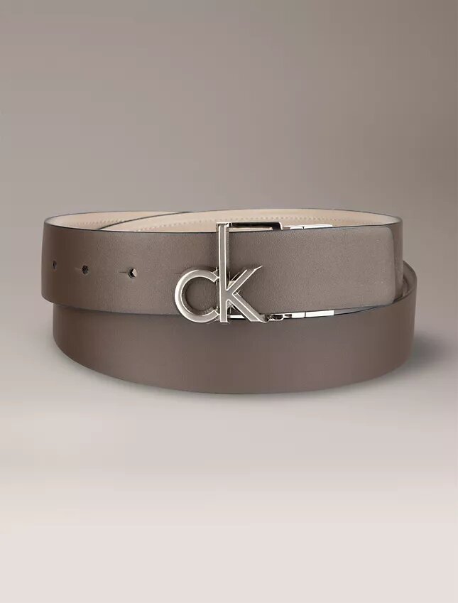 Cinturón reversible con placa con el logotipo Monogram Cinturón reversible con placa con el logotipo Monogram