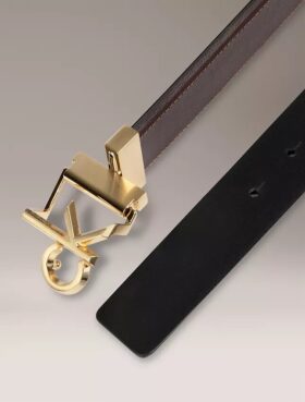Cinturón reversible con placa con el logotipo Monogram