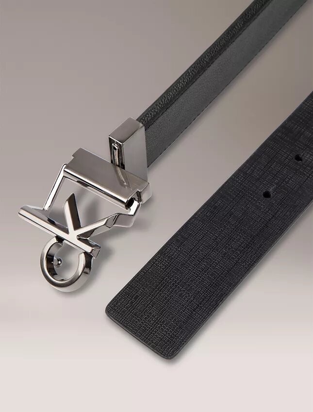 Cinturón reversible con placa con el logotipo Monogram Cinturón reversible con placa con el logotipo Monogram