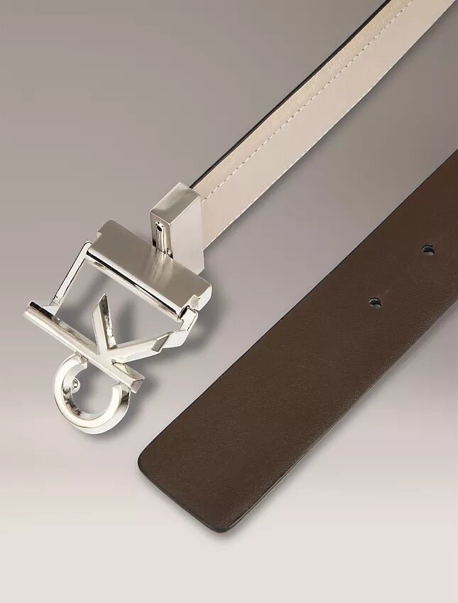 Cinturón reversible con placa con el logotipo Monogram Cinturón reversible con placa con el logotipo Monogram