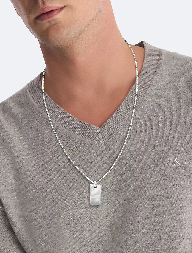Collar con colgante de forma rectangular orgánica Collar con colgante de forma rectangular orgánica