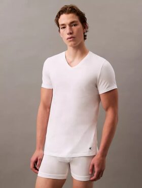Cotton Classics, pack de 5 camisetas de corte clásico con cuello en V Cotton Classics, pack de 5 camisetas de corte clásico con cuello en V