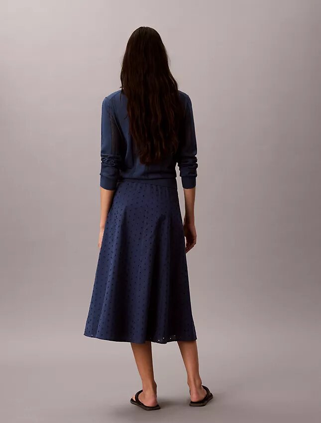 Falda midi con bordados Falda midi con bordados