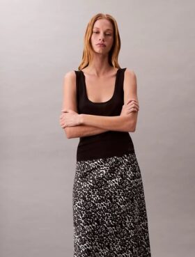 Falda midi de satén estampado