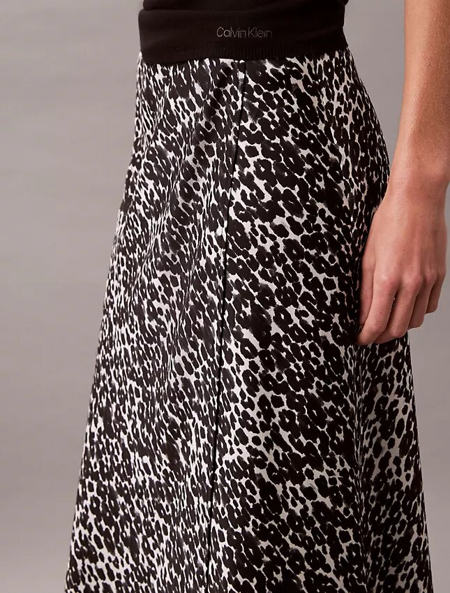 Falda midi de satén estampado Falda midi de satén estampado