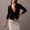 Falda midi estampada de satén arrugado