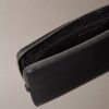 Funda para portátil con logotipo en relieve