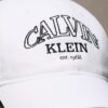 Gorra con logotipo curvado Gorra con logotipo curvado