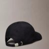 Gorra con logotipo gráfico bordado Gorra con logotipo gráfico bordado