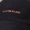 Gorra con logotipo gráfico bordado Gorra con logotipo gráfico bordado