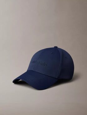 Gorra de béisbol con el logotipo bordado estándar