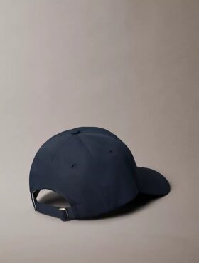 Gorra de béisbol con el logotipo bordado estándar