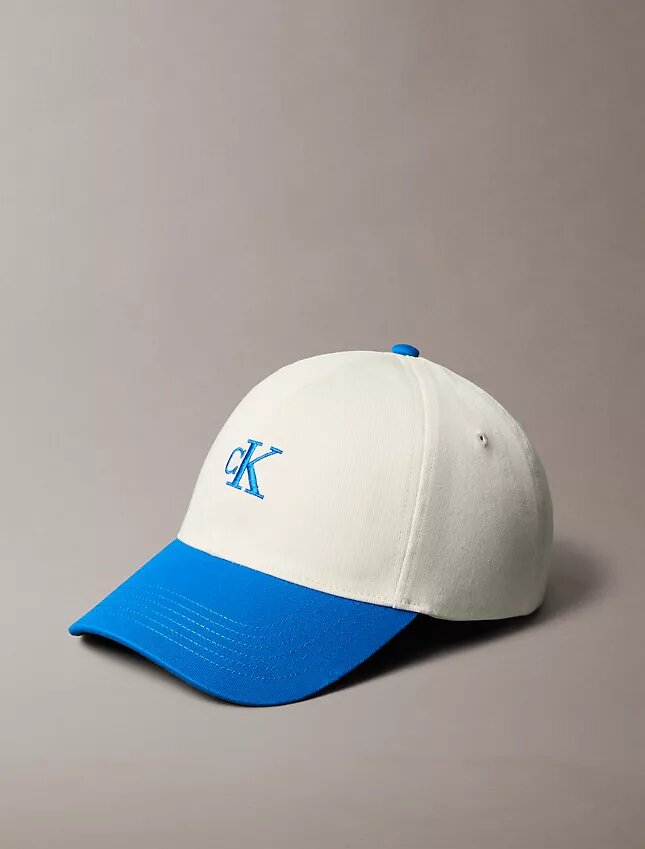 Gorra de béisbol con logotipo bordado en contraste Gorra de béisbol con logotipo bordado en contraste