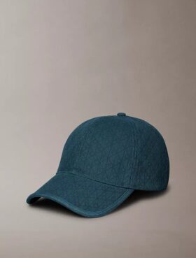 Gorra de béisbol con logotipo estampado por toda la superficie
