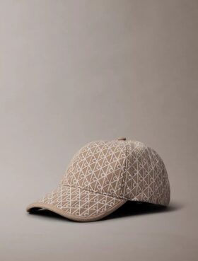 Gorra de béisbol con logotipo estampado por toda la superficie