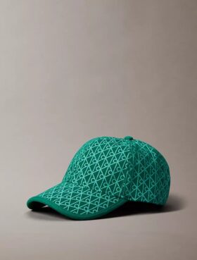 Gorra de béisbol con logotipo estampado por toda la superficie