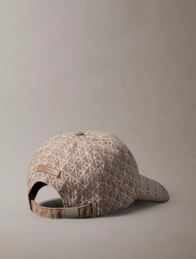 Gorra de béisbol con logotipo estampado por toda la superficie
