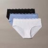 Hipster de talle bajo de microfibra elástica con encaje, paquete de 3 Hipster de talle bajo de microfibra elástica con encaje, paquete de 3