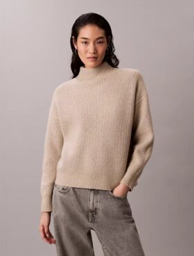 Jersey de cuello alto holgado con canalé fino