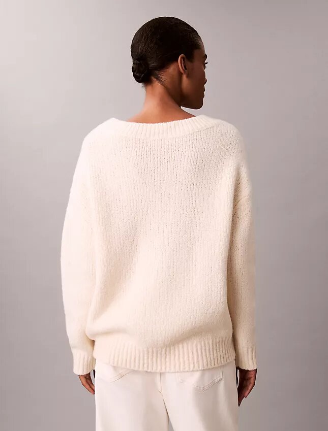 Jersey de cuello en V de mezcla de lana bouclé Jersey de cuello en V de mezcla de lana bouclé