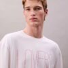 Marc Hundley Pride Lovers en camiseta holgada Marc Hundley Pride Lovers en camiseta holgada