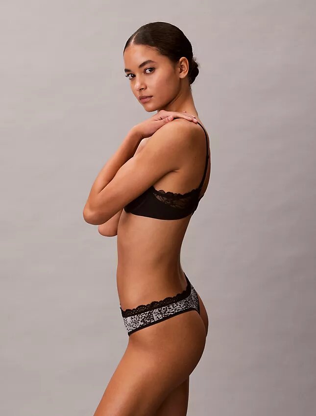 Microfiber Thong con encaje Microfiber Thong con encaje
