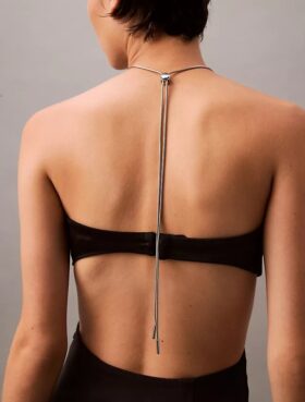 Minivestido con corte halter y aberturas