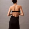 Minivestido con corte halter y aberturas Minivestido con corte halter y aberturas