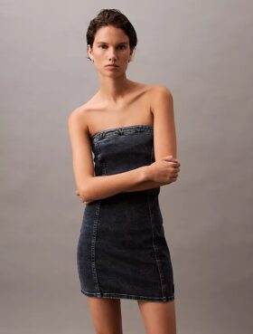 Minivestido de denim sin tirantes