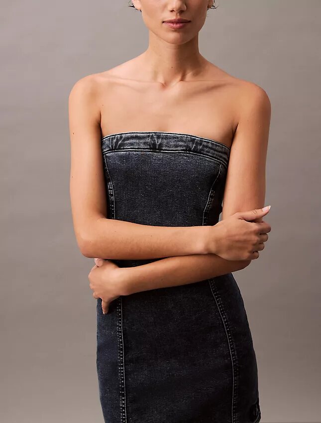 Minivestido de denim sin tirantes Minivestido de denim sin tirantes